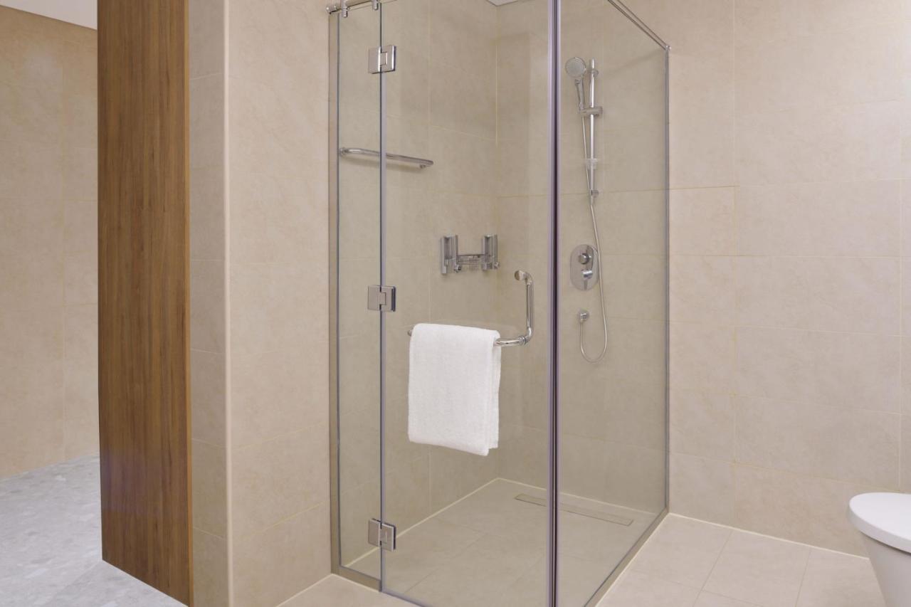 Element By Westin City Center Doha Exterior photo A shower enclosure