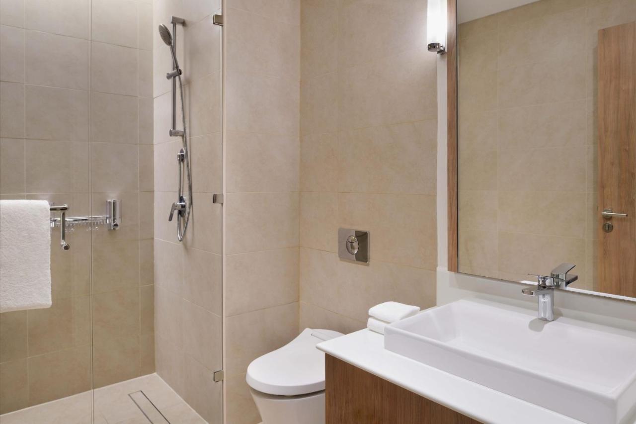 Element By Westin City Center Doha Exterior photo A bathroom in a hotel