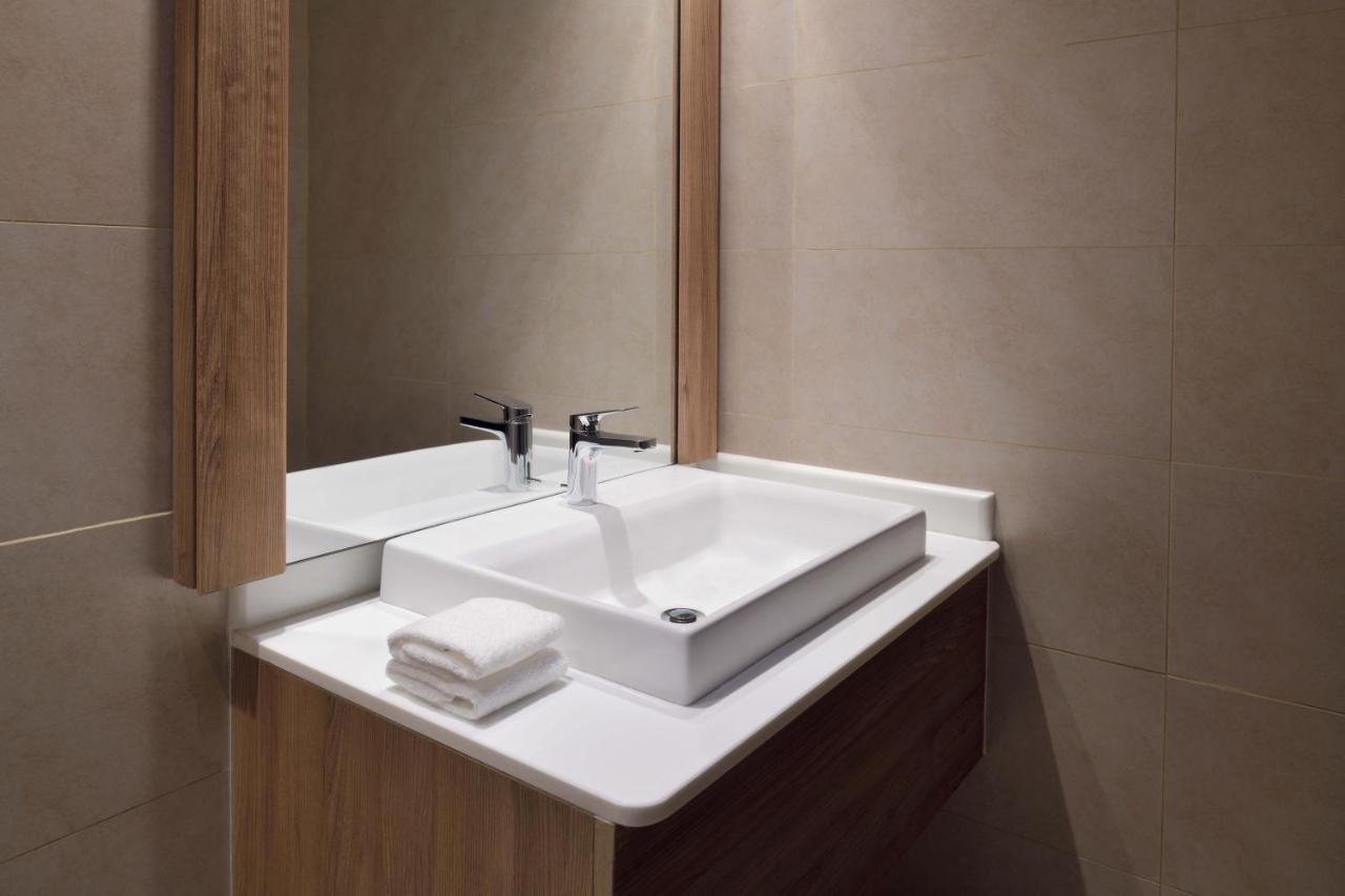Element By Westin City Center Doha Exterior photo A washbasin